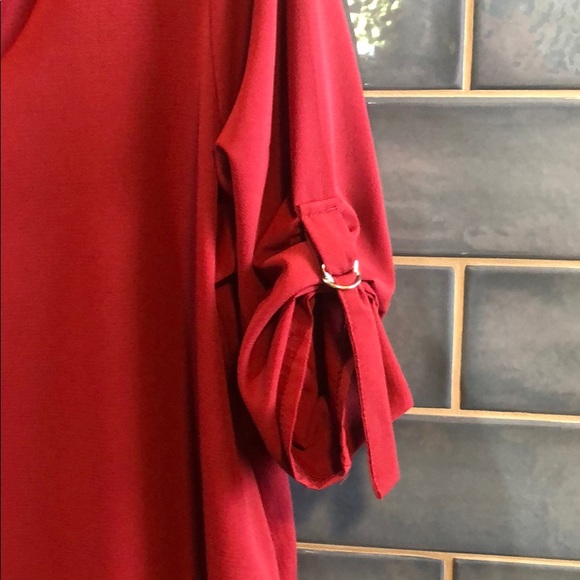 Maroon blouse size large cinch able sleeves - Picture 3 of 5